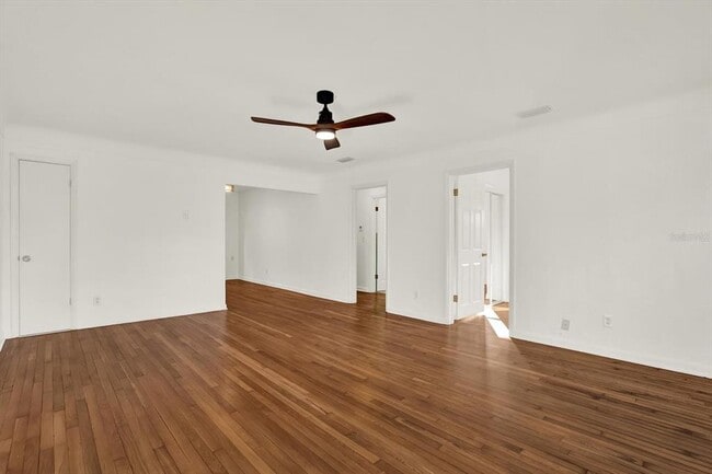 Building Photo - 109 12th Ave N