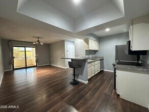 Building Photo - 10610 S 48th St
