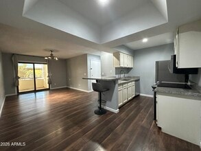 Building Photo - 10610 S 48th St