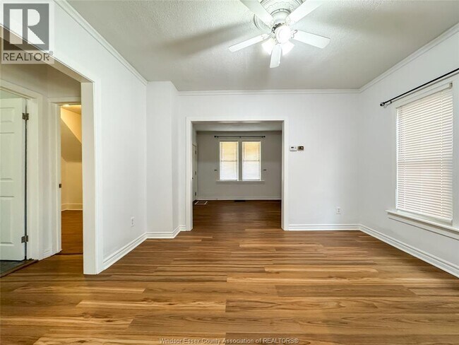 Photo du bâtiment - 1351 Marentette Ave