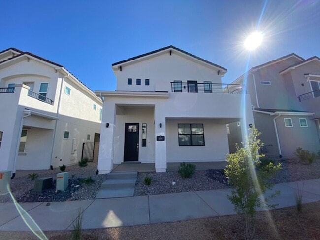 Building Photo - BRAND NEW HOME IN DESERT COLOR