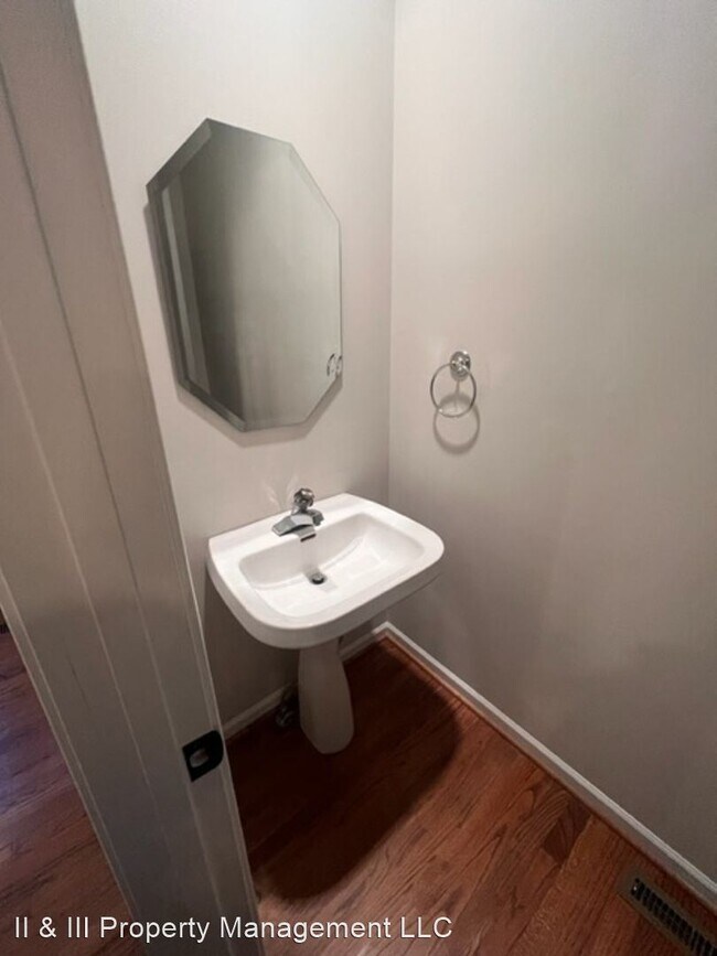 4 br, 2.5 bath House 15233 Horton St House for Rent in Overland