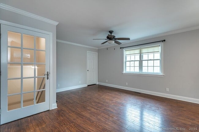 Foto del edificio - 346 Southbury Rd