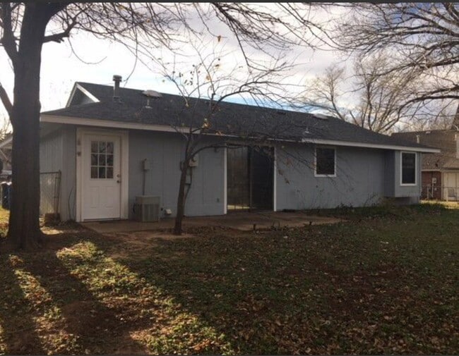 Building Photo - 203 Timbercrest Ct