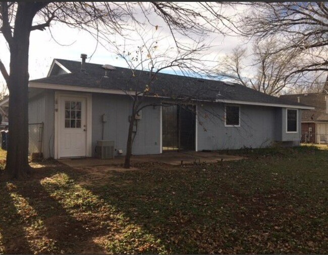 Foto del edificio - 203 Timbercrest Ct