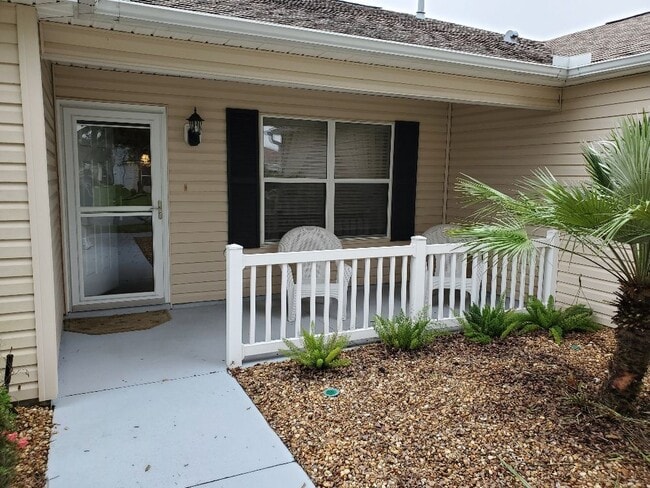 Building Photo - 2162 Broxton Pl