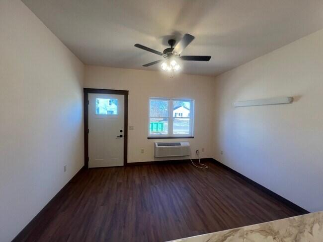 Foto del edificio - 402 4th St E