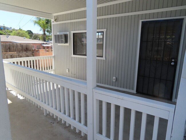 Foto del edificio - Three Bedroom House with Huge Bonus Room