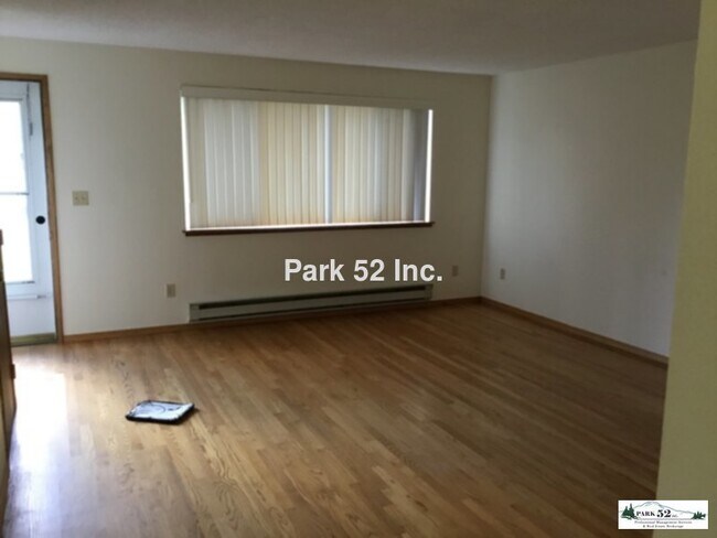 Building Photo - 602 E 52nd St