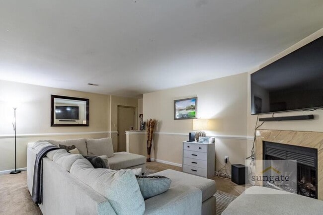 Building Photo - 208 Spring Maiden Ct
