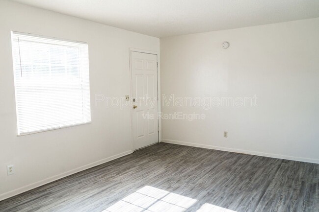 Foto del edificio - 3104 E Gov John Sevier Hwy