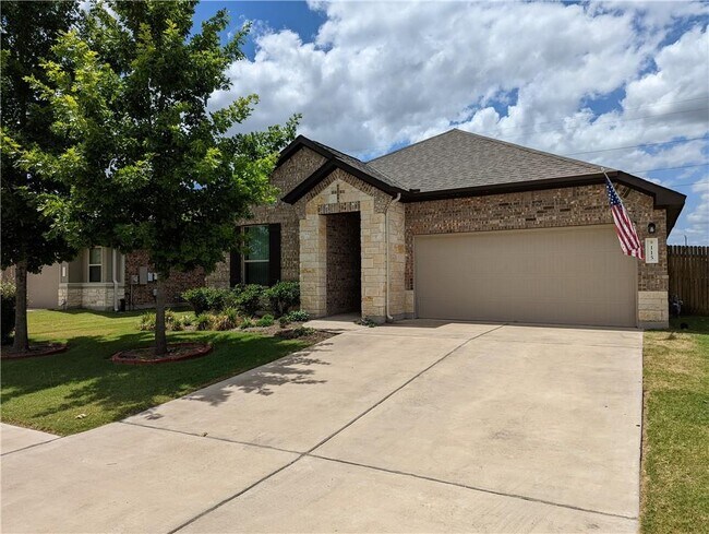 Building Photo - 115 Headwaters Dr