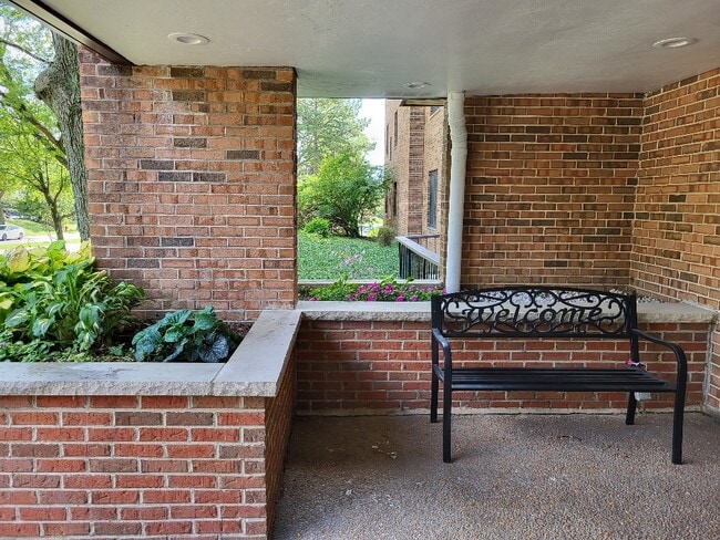 Building Photo - 7510 Farmingdale Dr