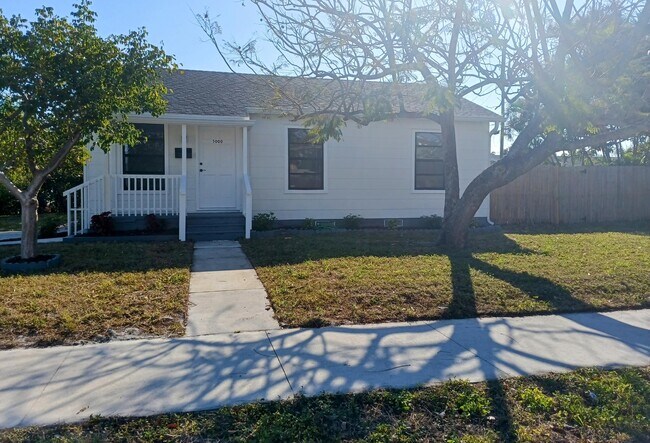 Foto del edificio - 5000 Lake Ave