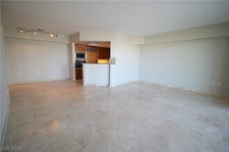 Building Photo - 2777 Paradise Rd