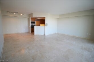 Building Photo - 2777 Paradise Rd
