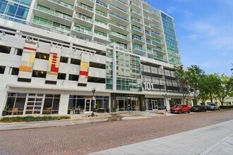 Building Photo - 101 S Eola Dr