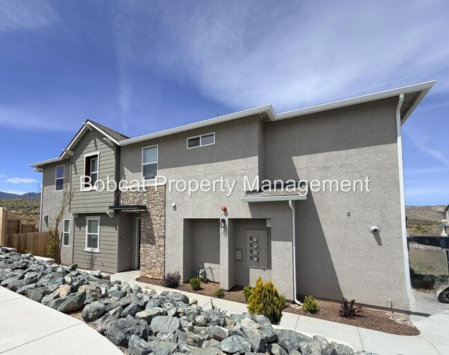 Building Photo - Stylish Corner Lot Townhome with No Rear Neighbors