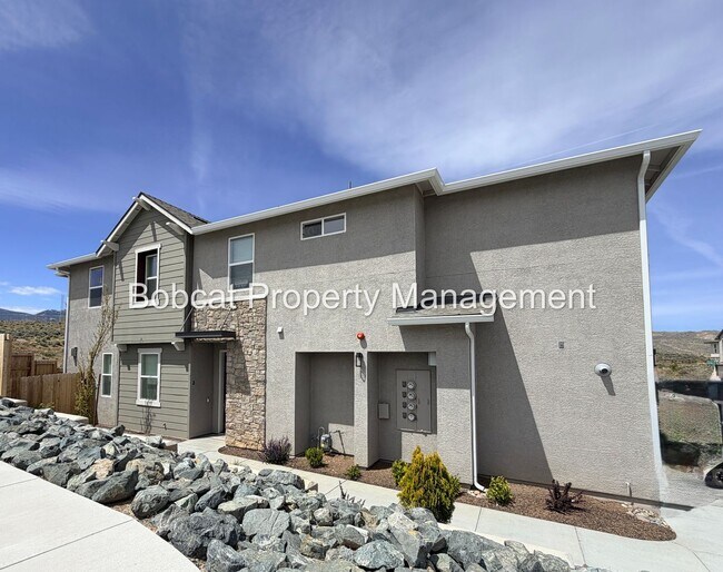 Foto del edificio - Stylish Corner Lot Townhome with No Rear Neighbors