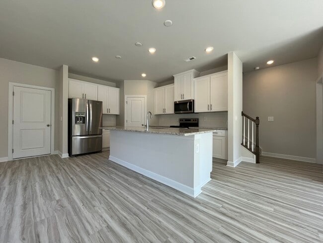 Building Photo - 1716 Braemar Vlg Dr