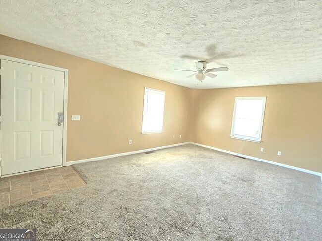 Foto del edificio - 321 Thomas Dorsey Dr