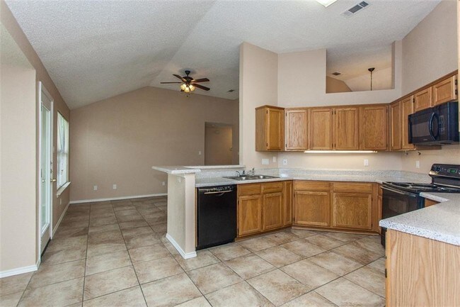 Building Photo - 3905 Drakestone Ave