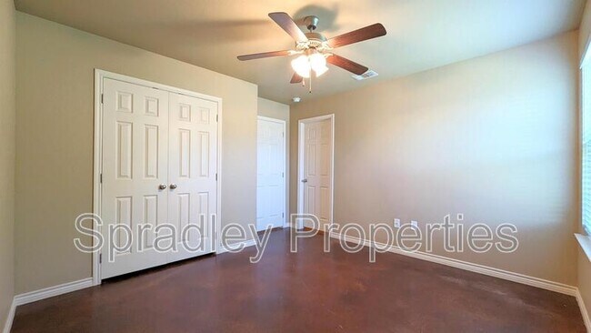Foto del edificio - 1527 Brady Way