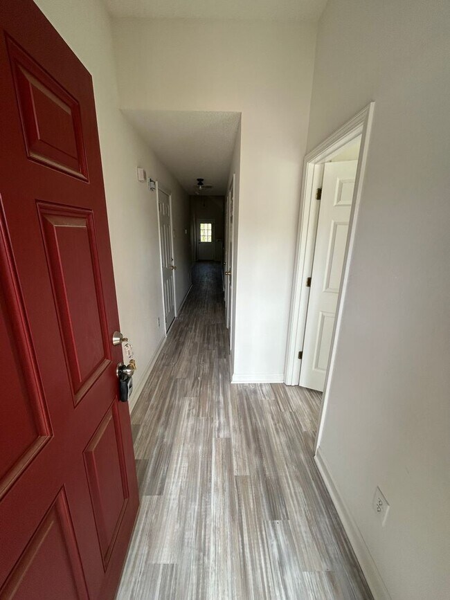 Foto del edificio - 545 Carlton Pointe Dr