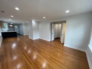 Foto del edificio - 7212 S Euclid Ave