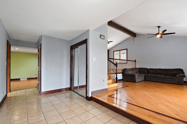 Building Photo - 13050 Meadowview Ln