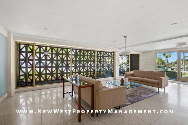 Foto del edificio - Renovated Banker's Hill 2 Bedroom at Laure...