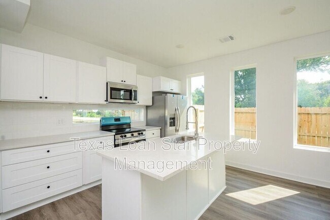 Foto del edificio - 4358 Clover St