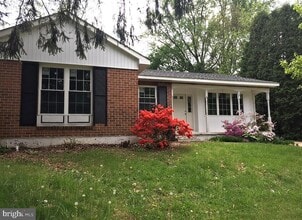 Building Photo - 1516 Cedarwood Dr