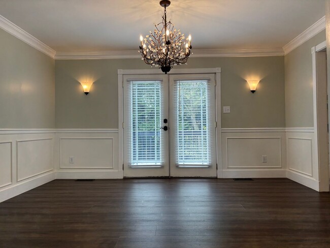 Building Photo - Knoxville 37919 - 3 bedroom, 2.5 bath home - Call Jeremy Logan (865) 307-2273