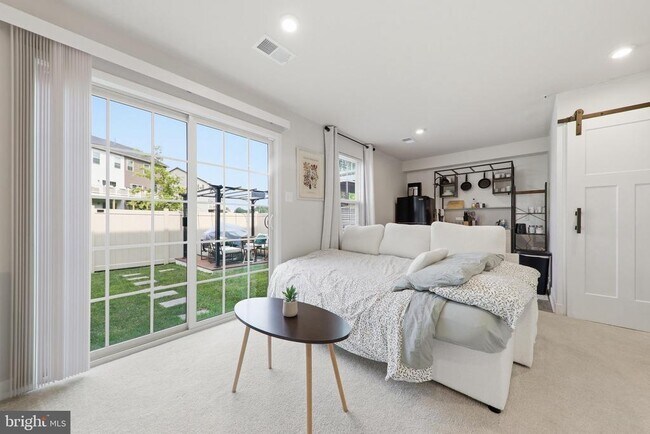 Foto del edificio - 7234 Bodkin Wy