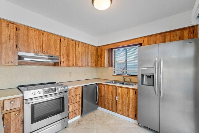 Building Photo - 3015 Florida Blvd