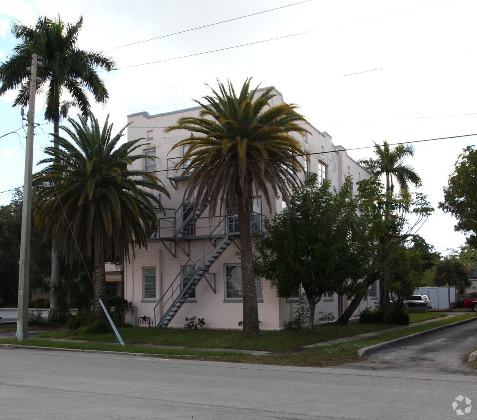 Building Photo - 2030 Virginia Ave