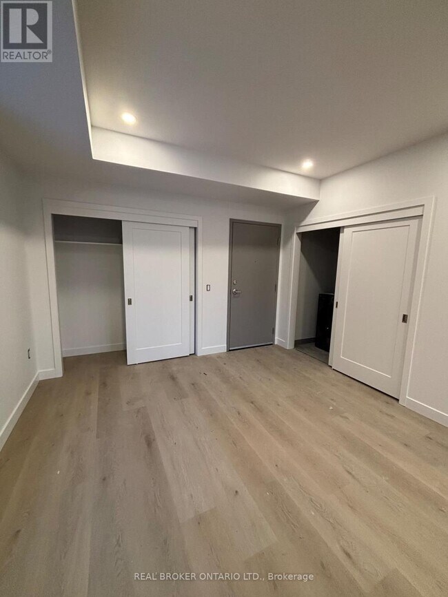 Photo du bâtiment - 184 Woodroffe Ave