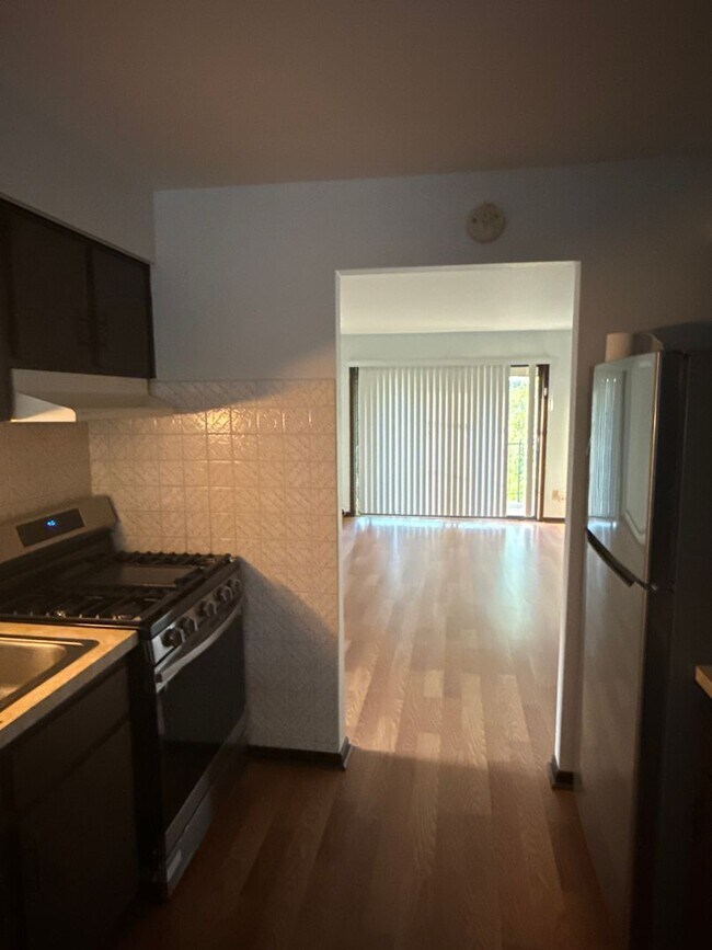 Foto del edificio - 14723 Kilpatrick Ave