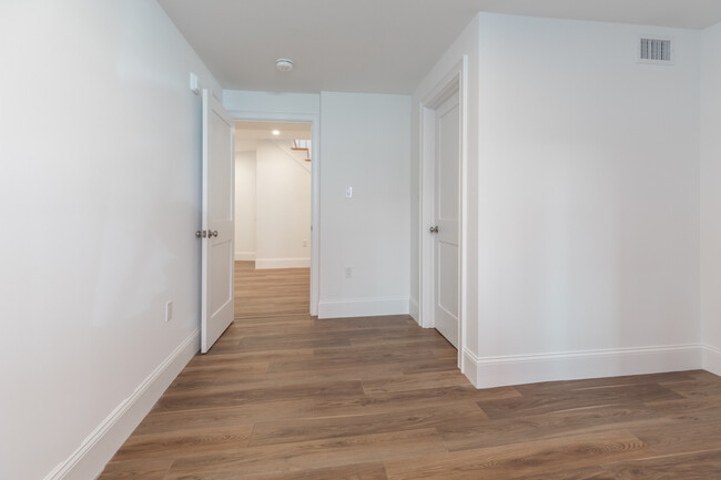 Foto del edificio - 143 E Cottage St