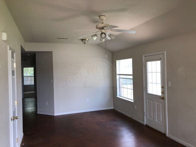 Building Photo - 3101 Yaupon, Copperas Cove