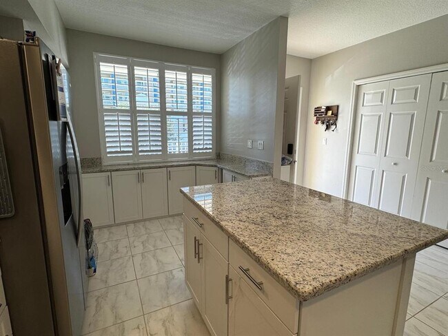 Foto del edificio - 960 Starkey Rd