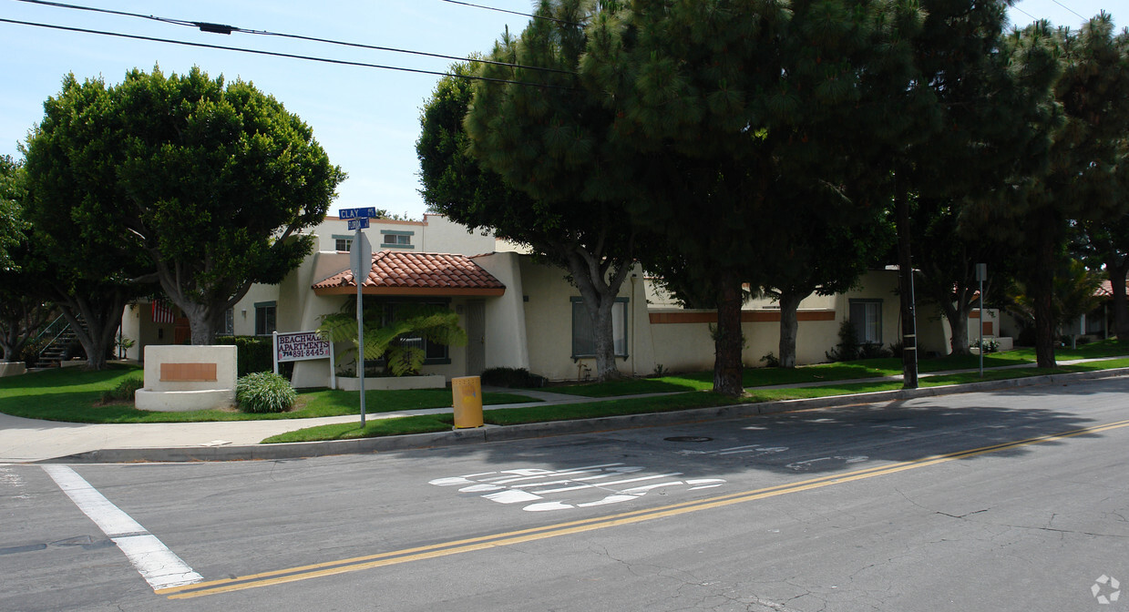 Primary Photo - Beach Walk Apartments