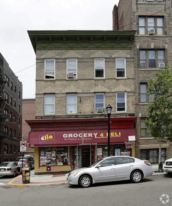 Building Photo - 901 New York Ave