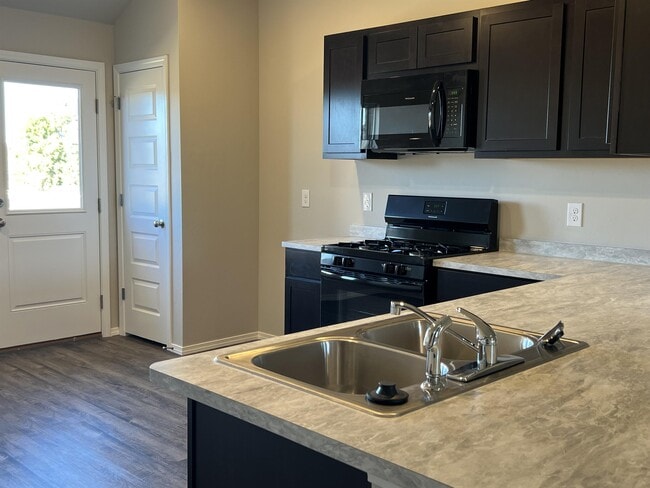 Foto del edificio - 561 SE 3rd Ter