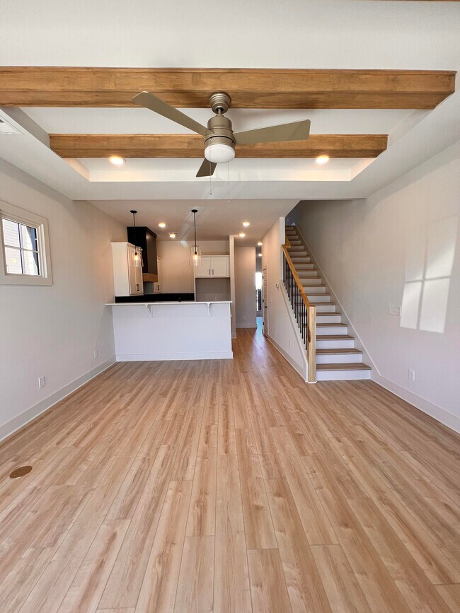 Building Photo - 1012 Windsor Dr