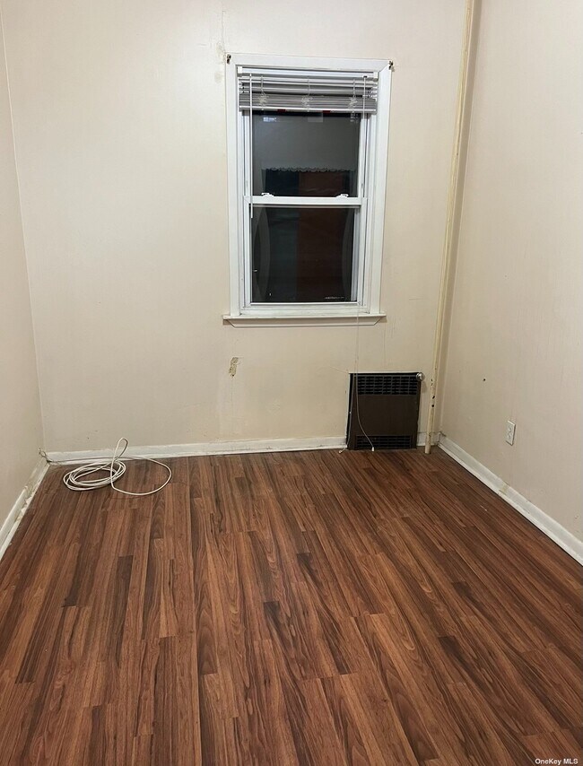 Foto del edificio - 75-21 68th Ave