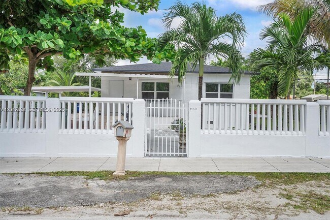 Foto del edificio - 1169 NW 114th St