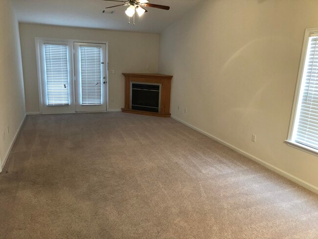 Building Photo - 1243 Longpoint Dr