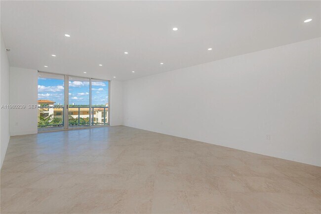 Foto del edificio - 8855 Collins Ave